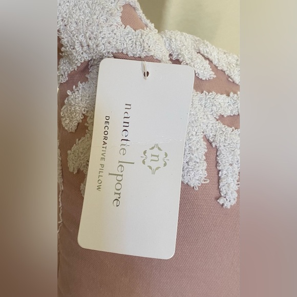 NANETTE LEPORE : Brand New Embroidered Snowflake Holiday Decorative Pillow ❄️ - Picture 3 of 6